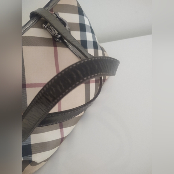 Burberry Nova Check Medium Tote - Picture 9 of 15
